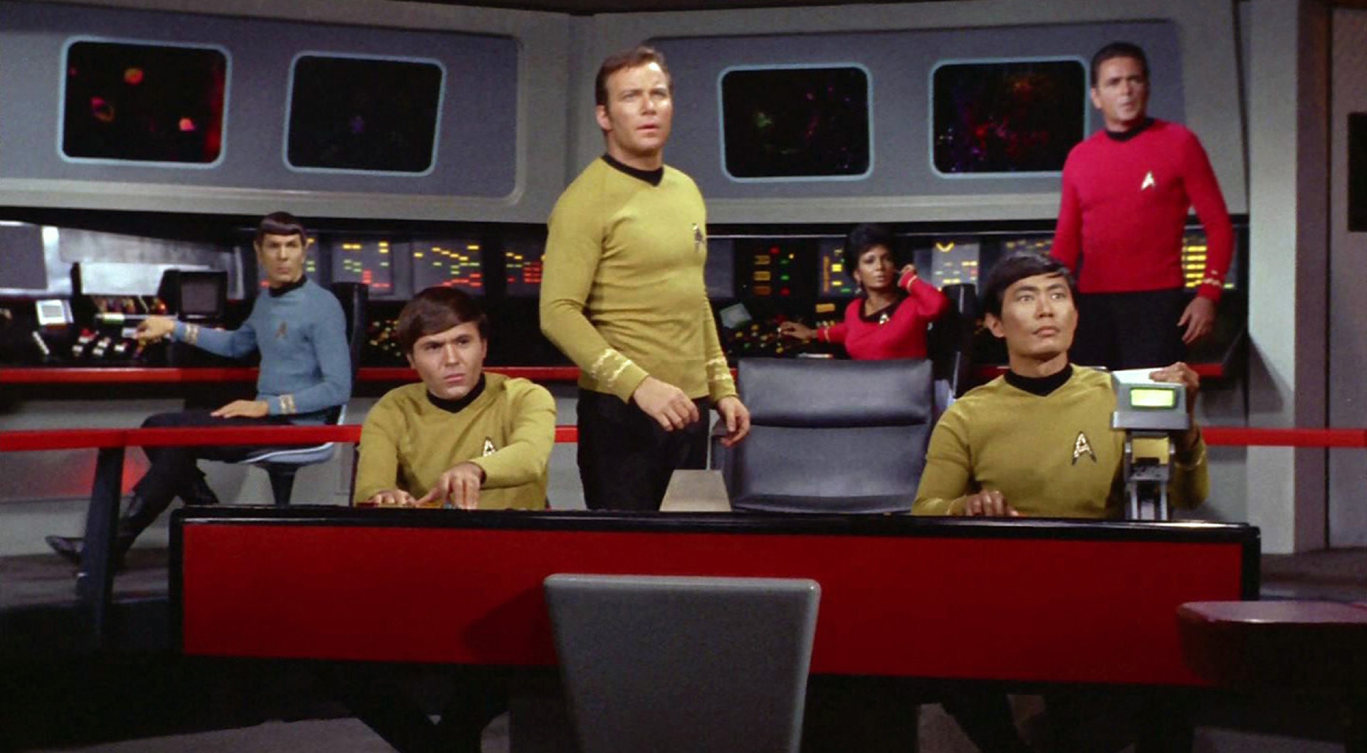 The Star Trek Stories That Brought Captain Kirk Back to Life to Fight the Borg