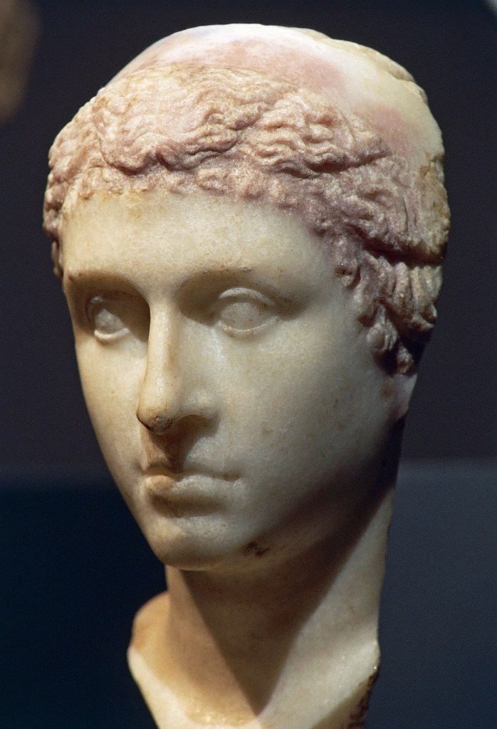 クレオパトラの顔の大理石の胸像