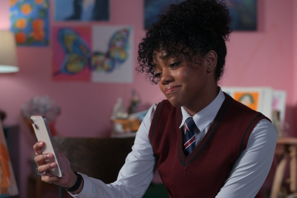 XO, Kitty. Regan Aliyah as Juliana in episode 109 of XO, Kitty. Cr. Courtesy of Netflix © 2023