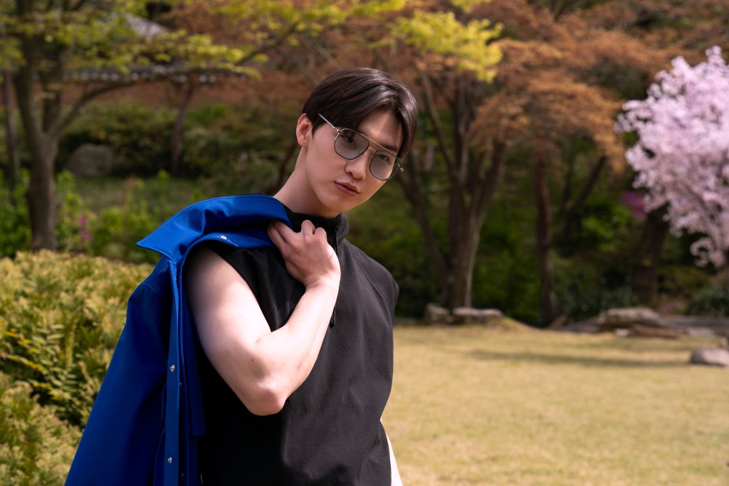XO, Kitty. Sang Heon Lee as Min Ho in episode 104 of XO, Kitty. Cr. Park Young-Sol/Netflix © 2023
