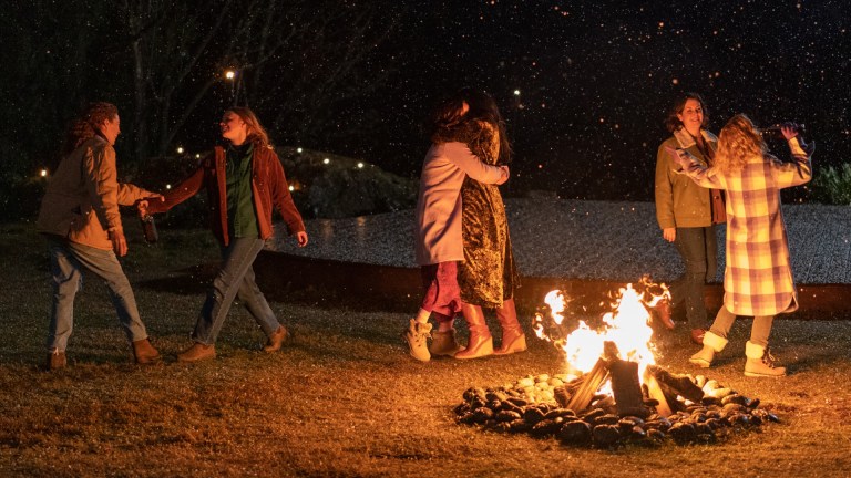 (L-R): Tawny Cypress as Taissa, Lauren Ambrose as Van and Melanie Lynskey as Shauna in YELLOWJACKETS, "Burial".