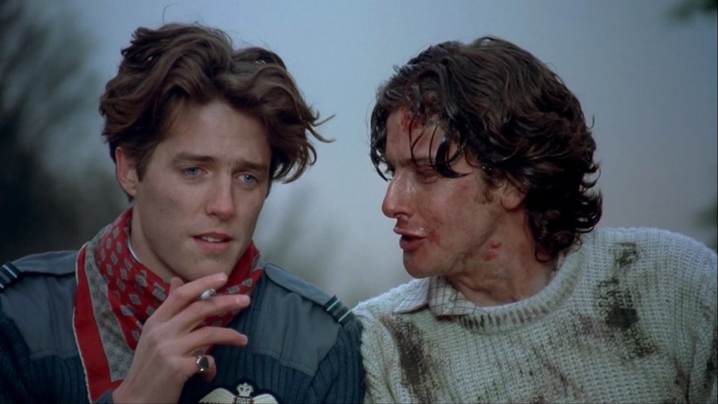 Hugh Grant y Peter Capaldi en La guarida del gusano blanco