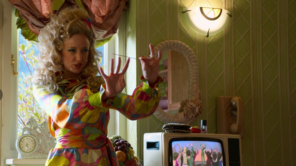 Matilda Andrea Riseborough como la señora Wormwood