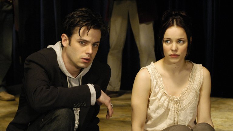 Luke Kirby and Rachel McAdams in Slings & Arrows