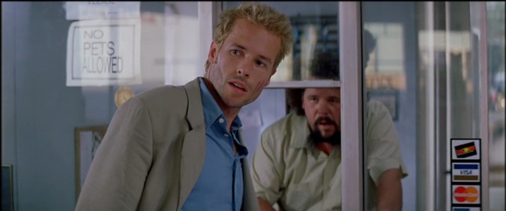 Guy Pearce also in Memento