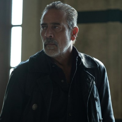 Jeffrey Dean Morgan as Negan in The Walking Dead: Dead City Season 1 Episode 6