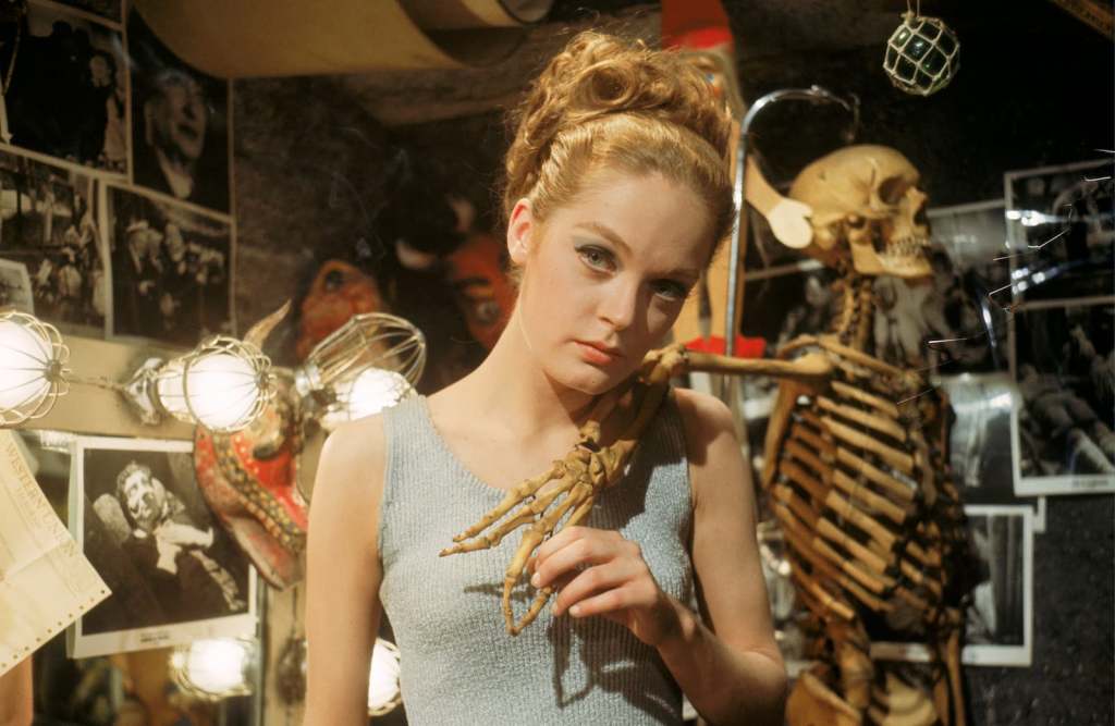 Elizabeth Hartman in You're a Big Boy Now