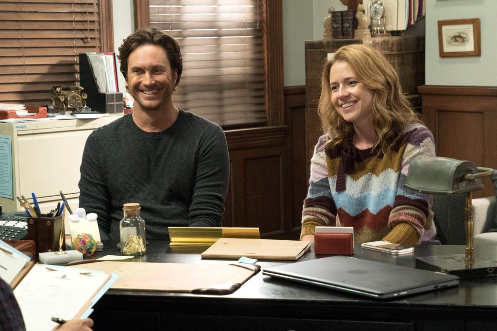 Jenna Fischer in Splitting Up Together