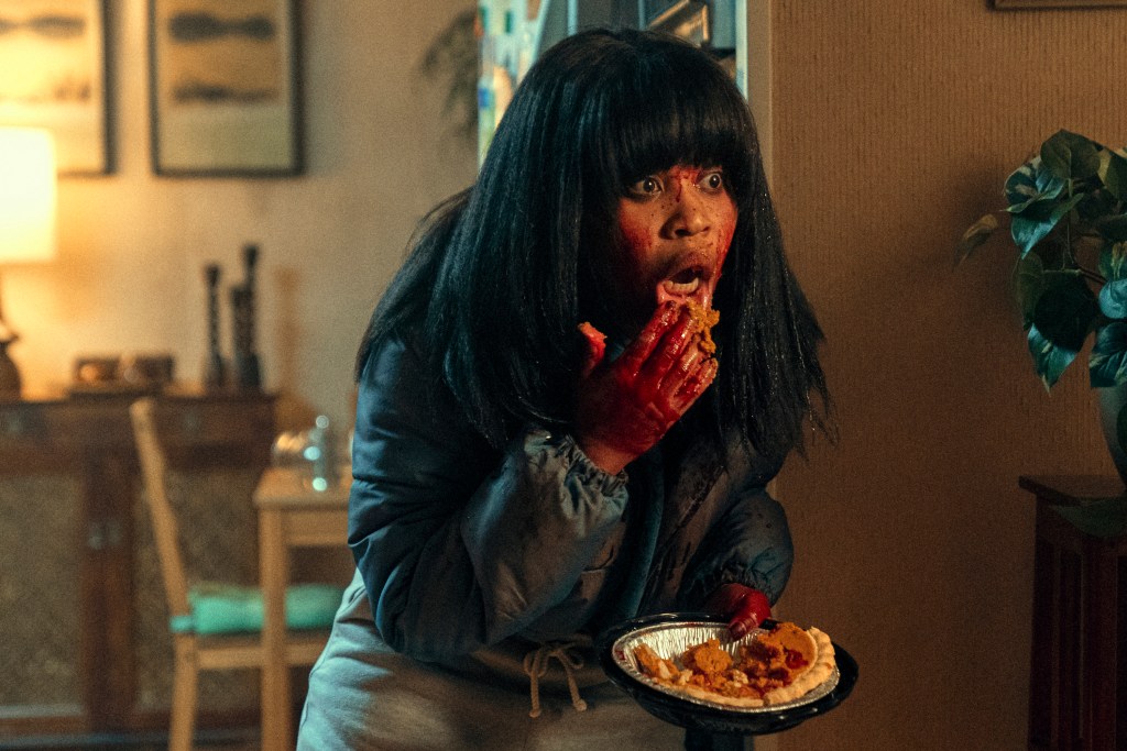 Dre Greene (Dominique Fishback) in Swarm.