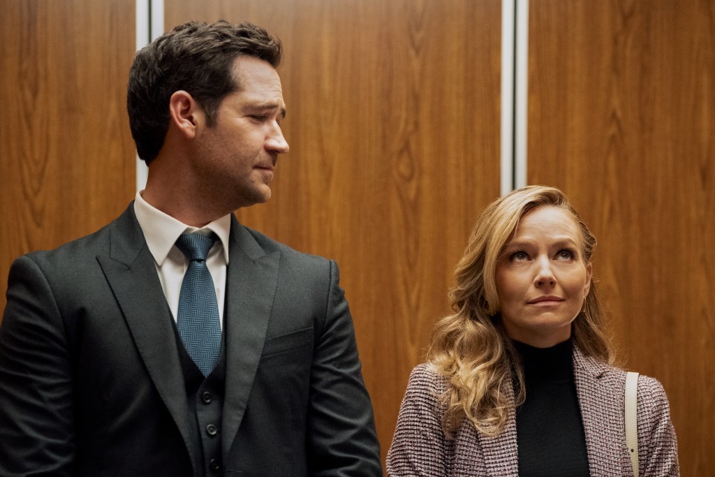 The Lincoln Lawyer. (L to R) Manuel Garcia-Rulfo as Mickey Haller, Becki Newton as Lorna Crane in episode 210 of The Lincoln Lawyer. Cr. Lara Solanki/Netflix © 2023