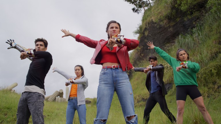Power Rangers Cosmic Fury. (L-R) Chance Perez as Javi, Jacqueline Joe as Fern, Hunter Deno as Amelia, Kai Moya as Ollie, and Tessa Rao as Izzy in Power Rangers Cosmic Fury. Cr. NETFLIX © 2023
