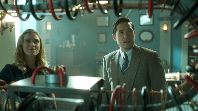 Ben Song (Raymond Lee) and Hannah Carson (Eliza Taylor) in Quantum Leap Season 2 Episode 6.