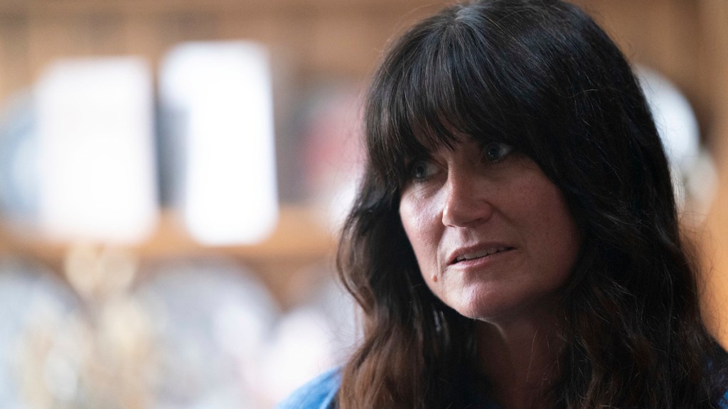 Dawn Steele como Stella en Shetland T8