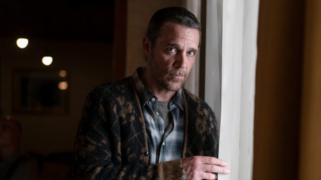 Jamie Sives dans le rôle de Cal Innes dans Shetland S8