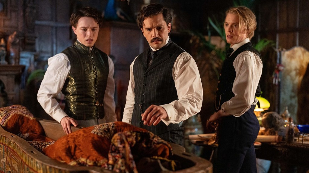 Freddie Fox and Kit Harrington in Lot 249