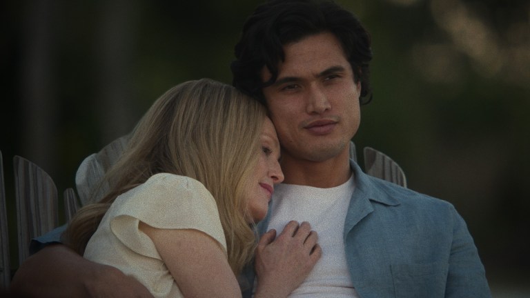 Julianne Moore as Gracie Atherton-Yoo with Charles Melton as Joe