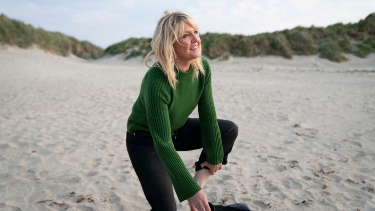 Shetland's Ashley Jensen on the beach in the series 8 finale
