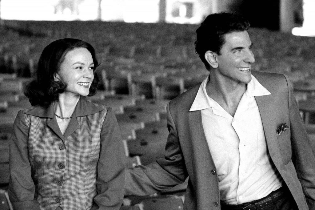 Bradley Cooper and Carey Mulligan in Maestro