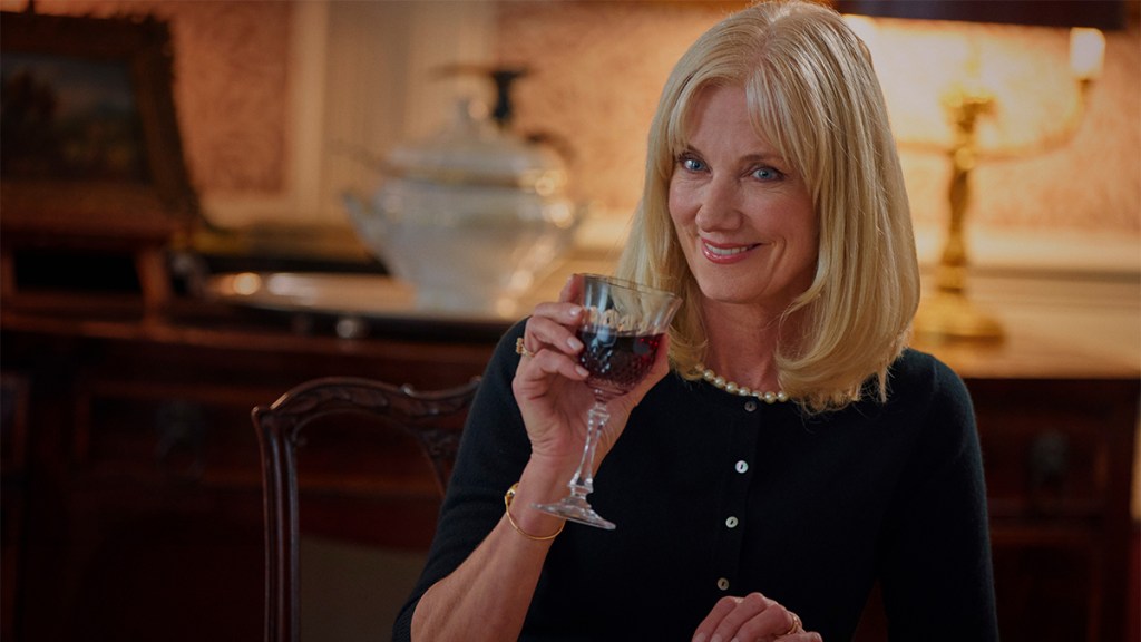 Joely Richardson as Helen in One Day on Netflix