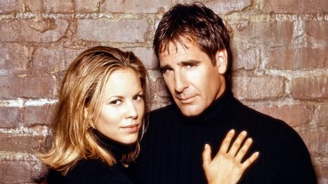 LOS ANGELES - SEPTEMBER 20: Mr. & Mrs. Smith. (alt.: Mr. and Mrs. Smith). A CBS television action adventure spy series. Premiere episode broadcast September 20, 1996. Pictured from left is Maria Bello (as Mrs. Smith), Scott Bakula (as Mr. Smith).