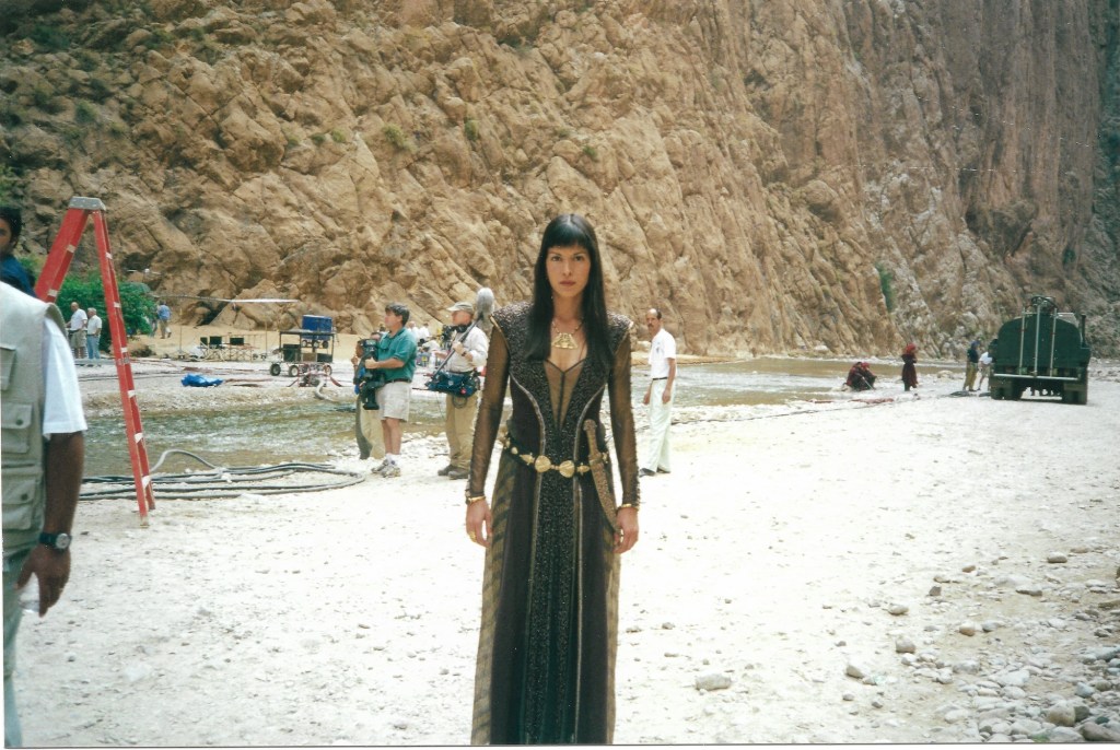 Patricia Velásquez on Mummy Returns Set