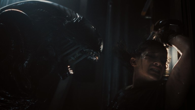 Rain (Cailee Spaeny) and a Xenomorph in Alien: Romulus