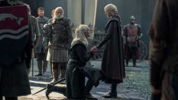 Daemon (Matt Smith) kneels to Rhaenyra (Emma D'Arcy) in House of the Dragon season 2 episode 8.