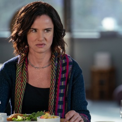 Juliette Lewis as Natalie in YELLOWJACKETS, "Qui".