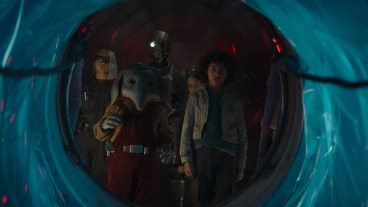 KB (Kyriana Kratter), Neel (Robert Timothy Smith), SM-33 (voiced by Nick Frost), Fern (Ryan Kiera Armstrong), and Wim (Ravi Cabot-Conyers) in Lucasfilm's SKELETON CREW