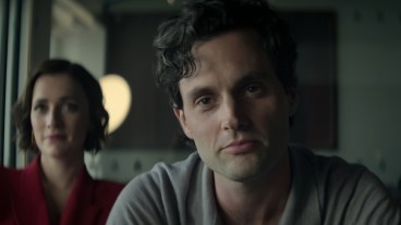 Charlotte Ritchie as Kate, Penn Badgley as Joe Goldberg in episode 410 of You