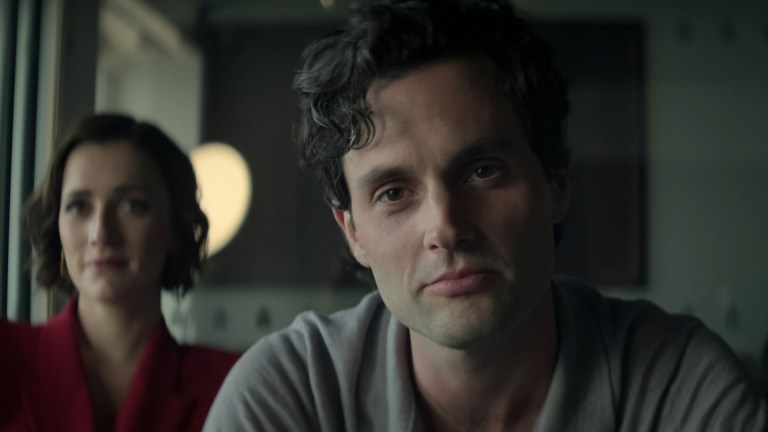 Charlotte Ritchie as Kate, Penn Badgley as Joe Goldberg in episode 410 of You