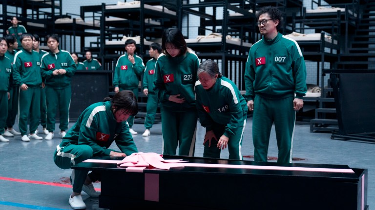 Squid Game 3 Park Sung-hoon as Cho Hyun-ju, Jo Yu-ri as Kim Jun-hee, Kang Ae-sim as Jang Geum-ja, Yang Dong-geun as Park Yong-sik