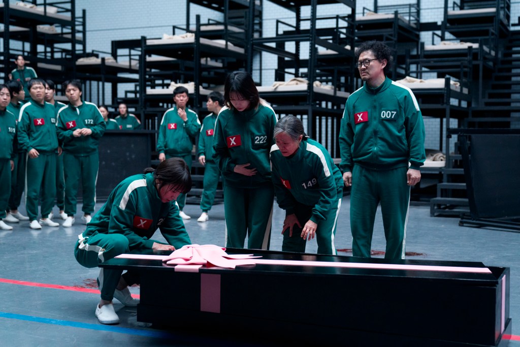 Park Sung-hoon as Cho Hyun-ju, Jo Yu-ri as Kim Jun-hee, Kang Ae-sim as Jang Geum-ja, Yang Dong-geun as Park Yong-sik