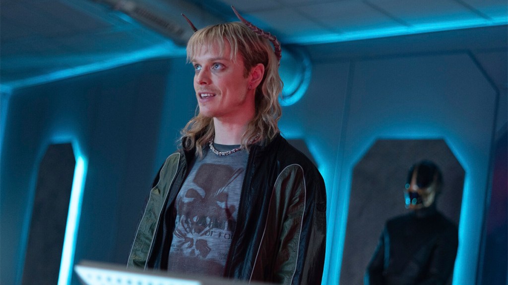 Freddie Fox with demonic horns and long blonde hair in Doctor Who