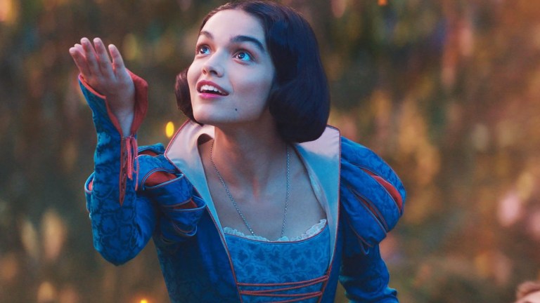 Rachel Zegler in Snow White Review