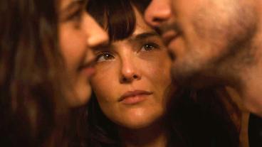 Zoey Deutch in The Threesome Review