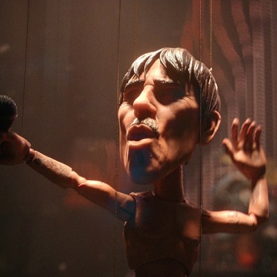 A marionette Anthony Kiedis in the Love, Death + Robots Volume 4 episode "Can't Stop."