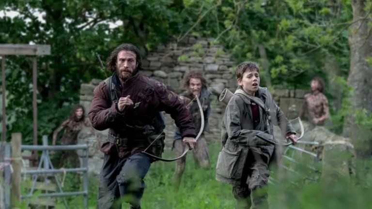 28 Years Later Aaron Taylor-Johnson and Alfie Williams