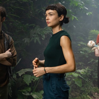 FX's Alien: Earth -- "Emergence" -- Season 1, Episode 7 (Airs Tues, Sept 16) -- Pictured: Alex Lawther as Hermit, Sydney Chandler as Wendy, Lily Newmark as Nibs.