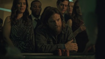 Black Rabbit. Jason Bateman as Vince in episode 102 of Black Rabbit. Cr. Courtesy of Netflix © 2025