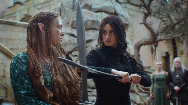 Anya Chalotra and Mecia Simpson in The Witcher season 4.