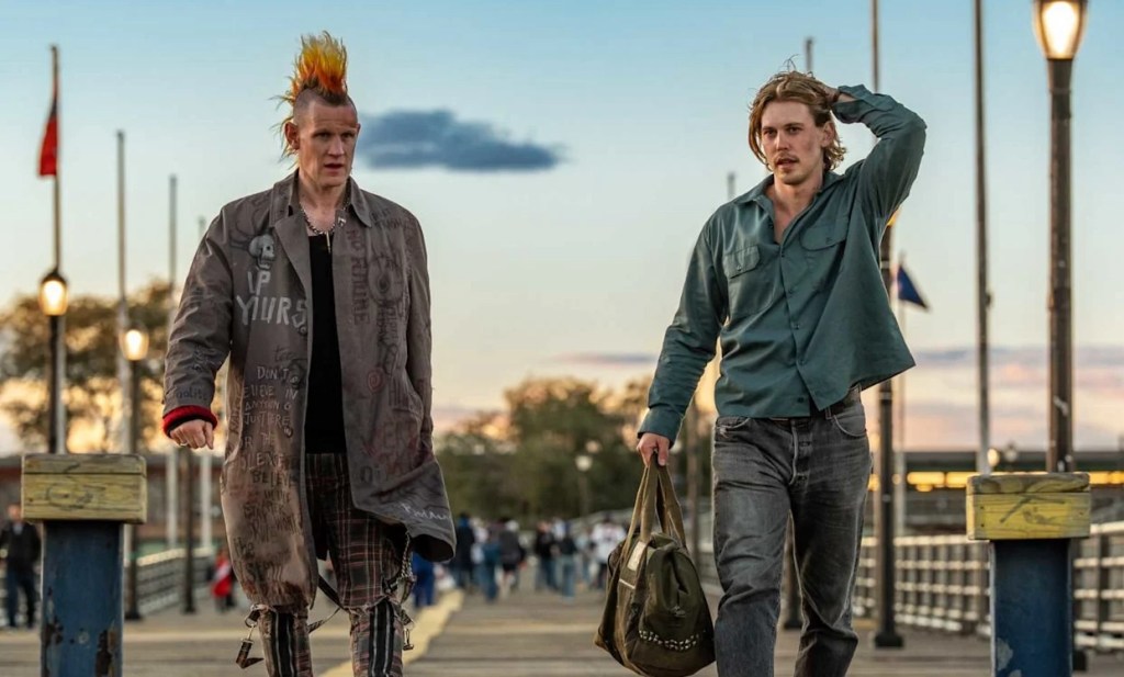 Matt Smith and Austin Butler in Caught Stealing