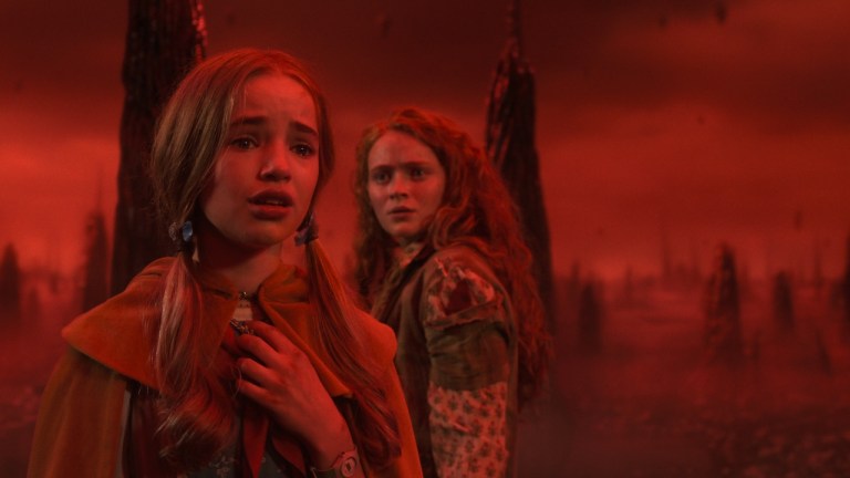 STRANGER THINGS: SEASON 5. (L to R) Nell Fisher as Holly Wheeler and Sadie Sink as Max Mayfield in Stranger Things: Season 5. Cr. COURTESY OF NETFLIX © 2025