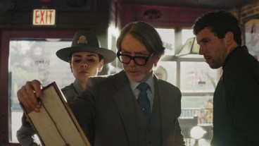 Wake Up Dead Man: A Knives Out Mystery. (L-R) Mila Kunis, Daniel Craig and Josh O’Connor in Wake Up Dead Man: A Knives Out Mystery. Cr. Courtesy of Netflix © 2025