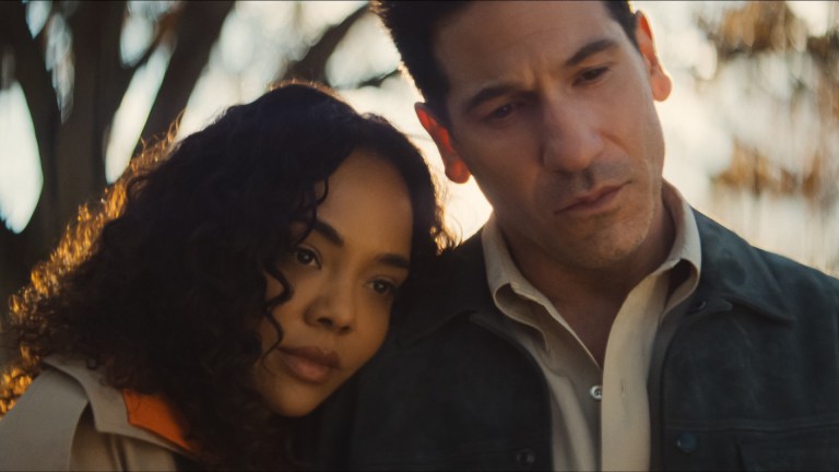 His & Hers. (L to R) Tessa Thompson as Anna and Jon Bernthal as Detective Jack Harper in Episode #106 of His & Hers. Cr. Courtesy of Netflix © 2025