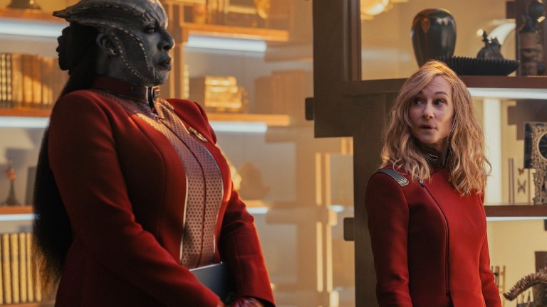 Gina Yashere as Lura and Holly Hunter as Nahla Ake in Star Trek: Starfleet Academy, episode 2, season 1, streaming on Paramount+, 2025. Photo Credit: Brooke Palmer/Paramount+.