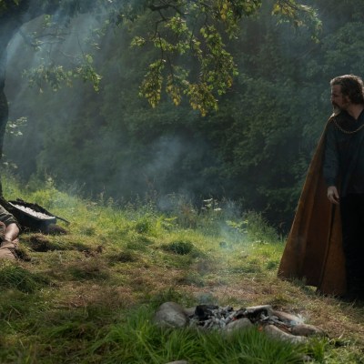 Dunk (Peter Claffey) and Ser Lyonel Baratheon in A Knight of the Seven Kingdoms episode 6.