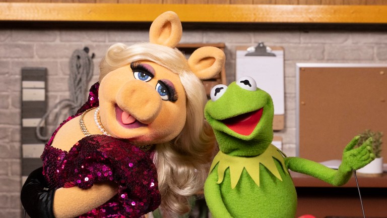 Miss Piggy and Kermit on The Muppet Show