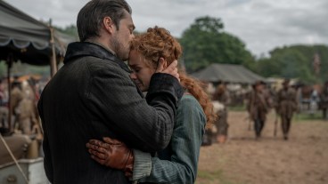 Sophie Skelton and Richard Rankin in Outlander season 8