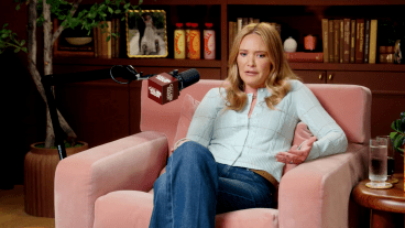 Sarah J Maas discussing ACOTAR sequels on the Call Her Daddy podcast.